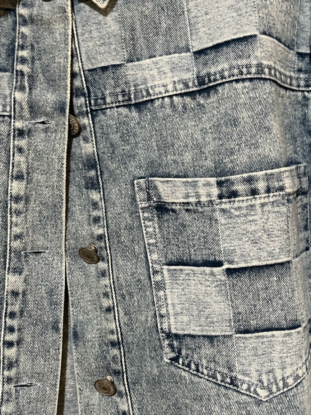 ee:some NEW Acid Washed Blue Woven or Patchwork Denim Jacket
Cropped Versatile - Picture 6 of 8